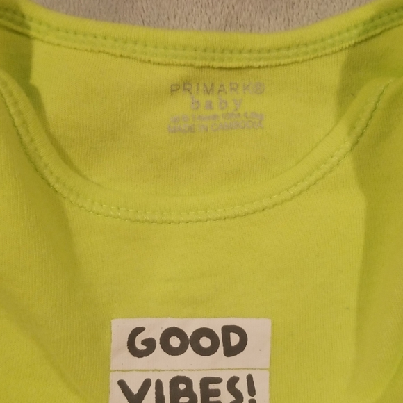 Carters onsie - Picture 7 of 7